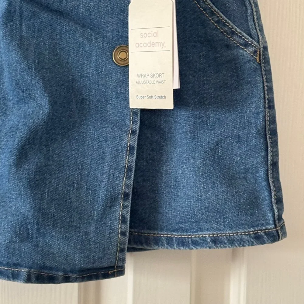 Social Academy Girls Adjustable Waist Medium Wash Wrap Skort Size 10 New